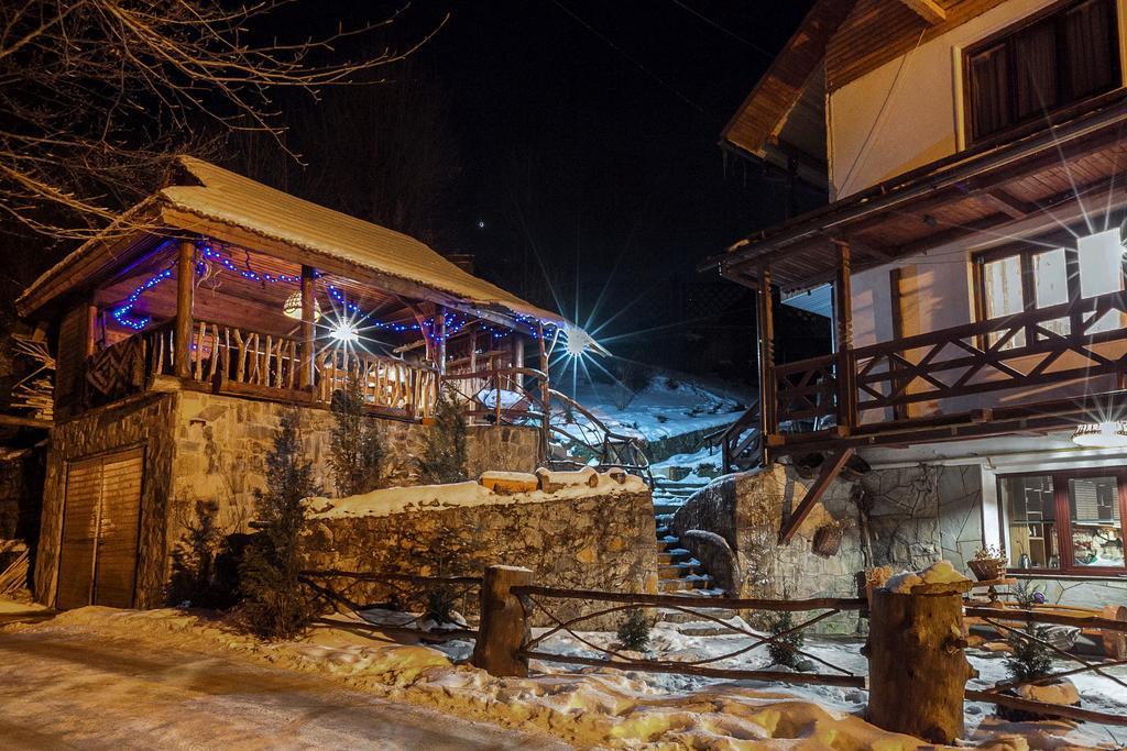 Vatra Hotel Jaremcse Kültér fotó