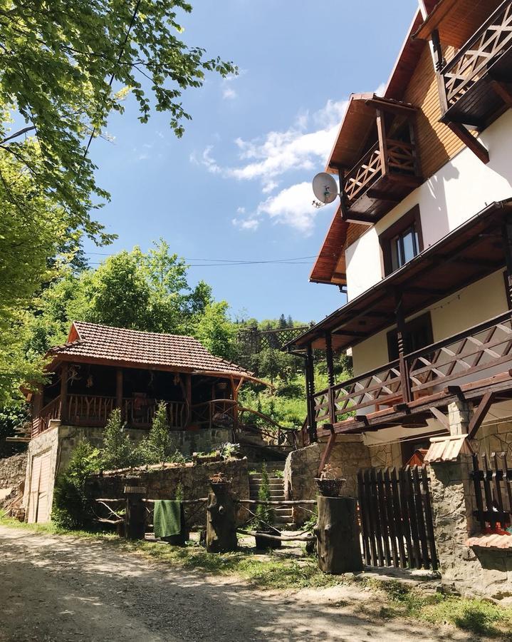 Vatra Hotel Jaremcse Kültér fotó